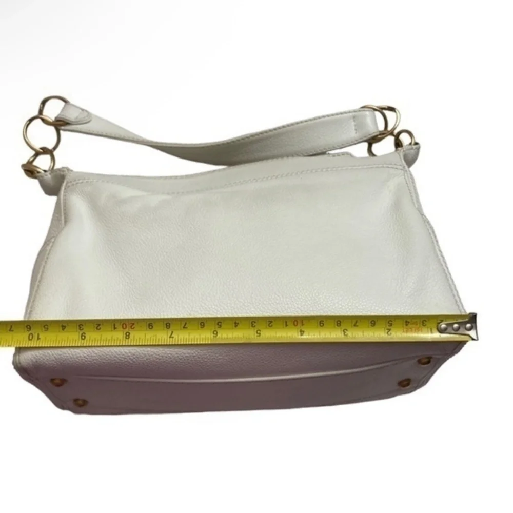 Chanel timeless CC white caviar leather hobo bag purse authentic